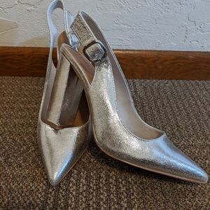 Metallic Slingback pumps